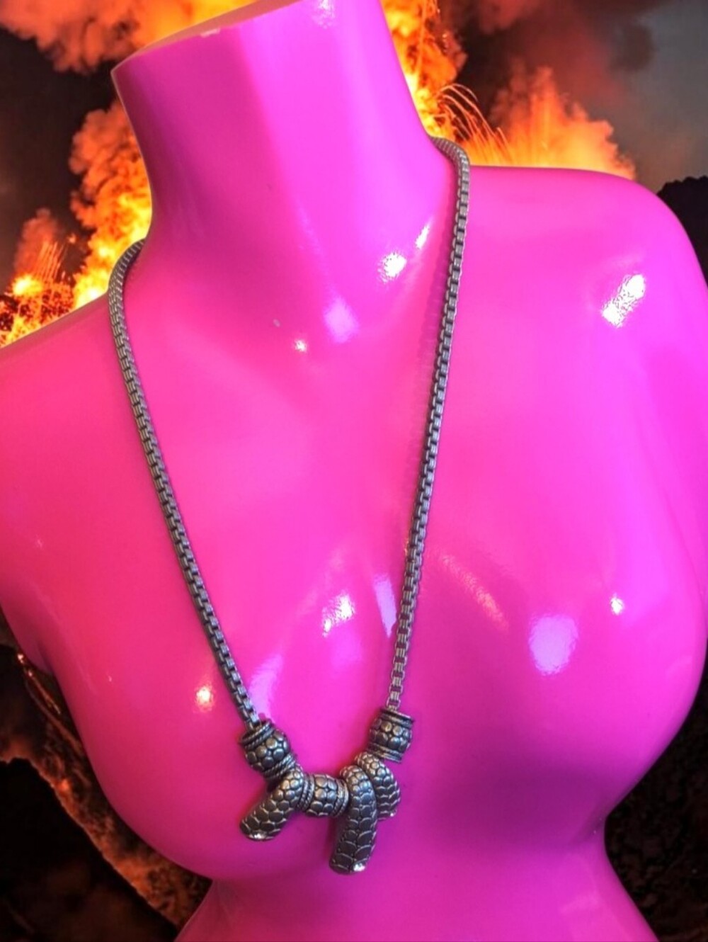 Silvertone Reptile Textured Bead Pendant Necklace